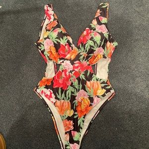 🆕 One piece bathing suit